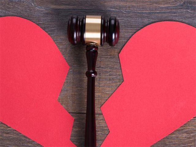 提出起诉离婚过多久才会受理，离婚案件所花费用有多少?